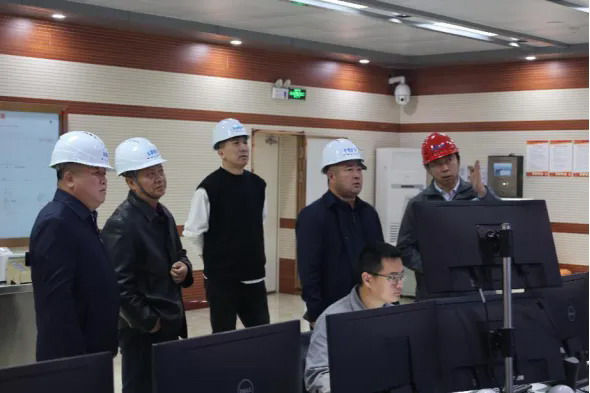 環(huán)投集團總經(jīng)理于永祥到舒蘭市宏源煤矸石公司調(diào)研供熱保障工作